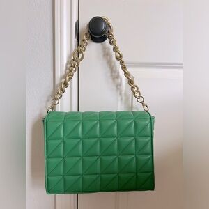 Quilted chain strap shoulder bag from Zara